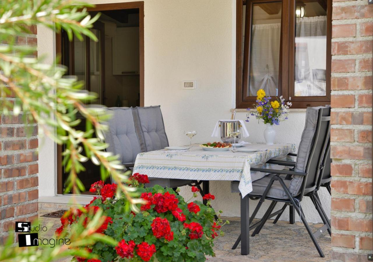 אומאג Charming Stone Cottage By The Sea מראה חיצוני תמונה