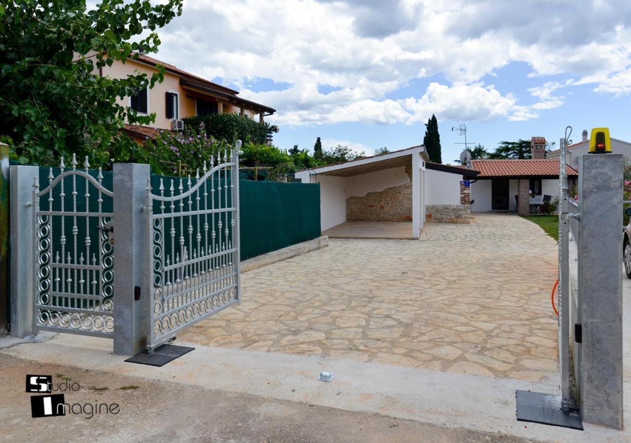 אומאג Charming Stone Cottage By The Sea מראה חיצוני תמונה