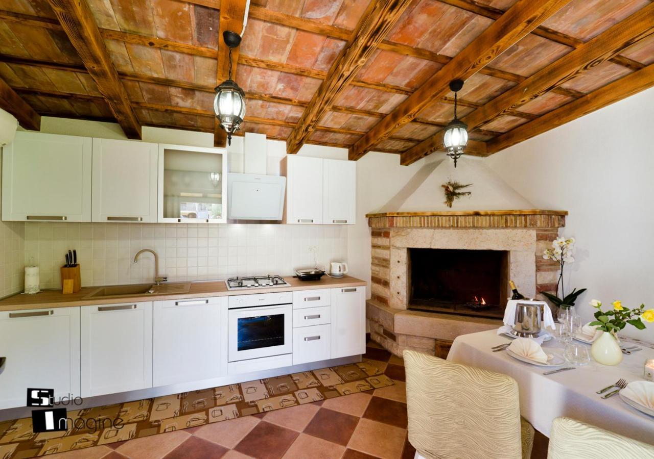 אומאג Charming Stone Cottage By The Sea מראה חיצוני תמונה