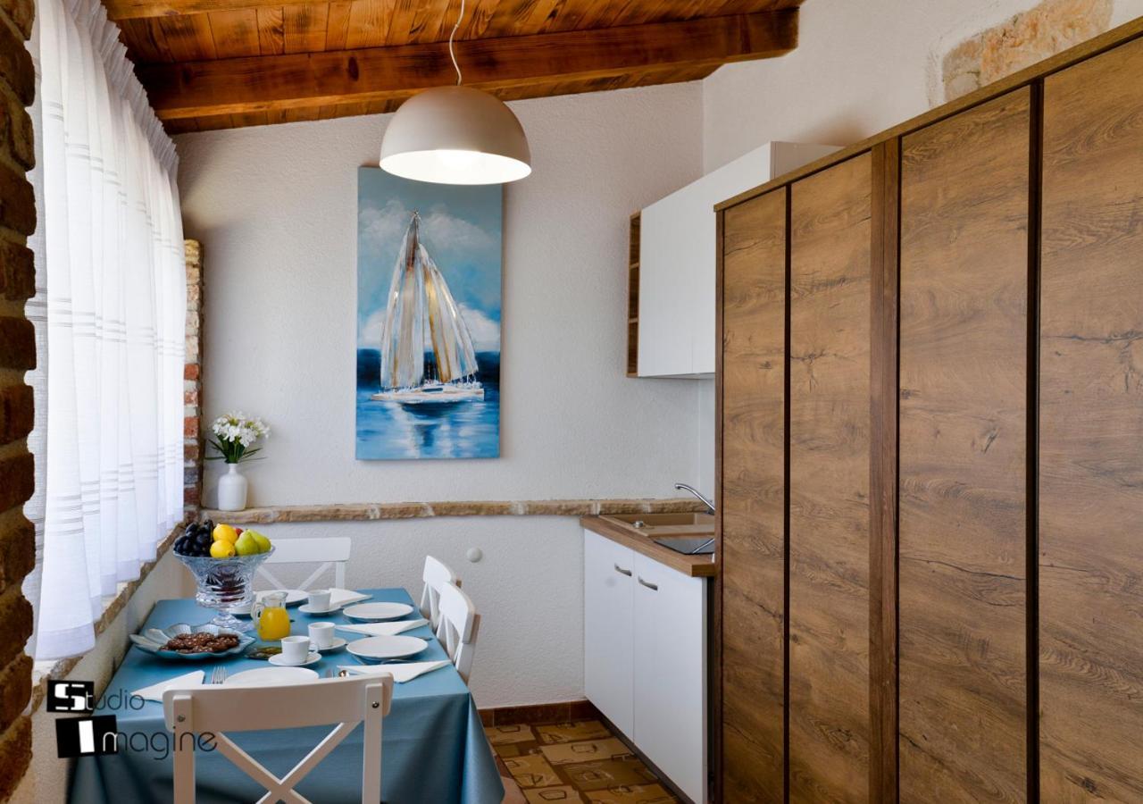 אומאג Charming Stone Cottage By The Sea מראה חיצוני תמונה