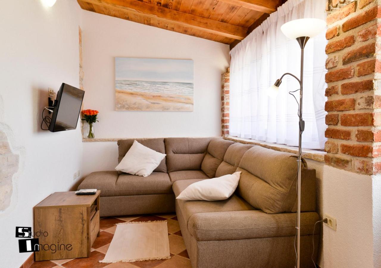 אומאג Charming Stone Cottage By The Sea מראה חיצוני תמונה